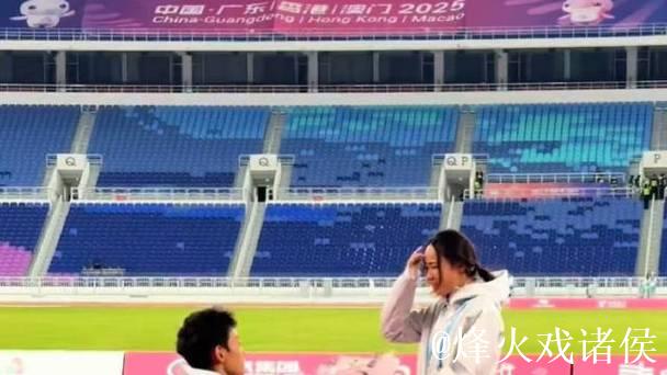听障运动员张萌宇在残特奥会赛后向女友徐娟求婚 听障运动员张萌宇在残特奥会赛后向女友徐娟求婚
